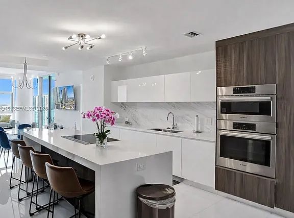 4th image of 851 NE 1st Ave #2601