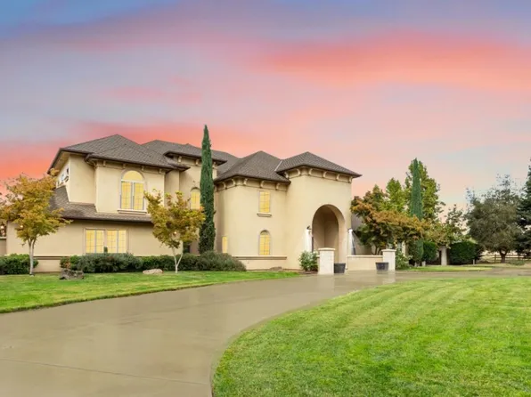 10107 N Oaks Ct, Oakdale, CA 95361