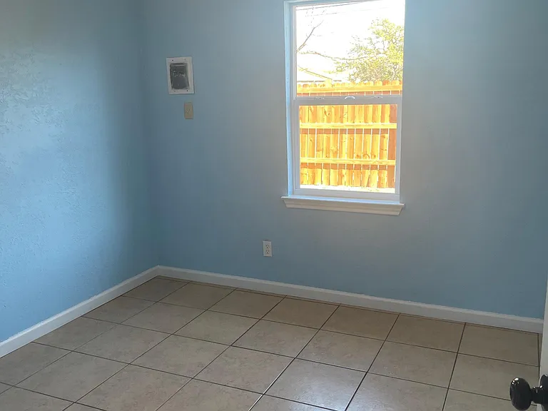 311 Allen St — Photo 7