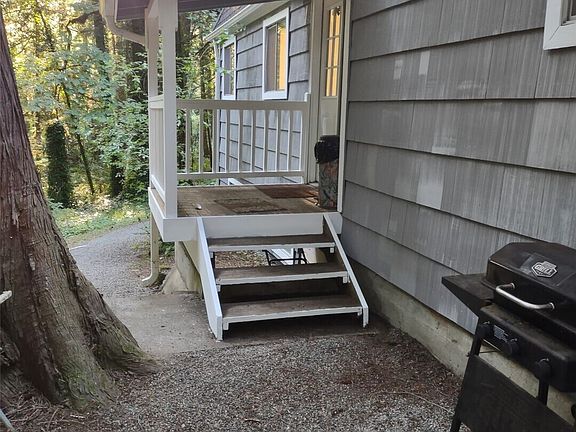 4th image of 5618 NE Arrowhead Place