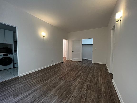 3rd image of 132 S Bedford Dr APT 106