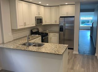 1813 Monroe St #1, Evanston, IL 60202