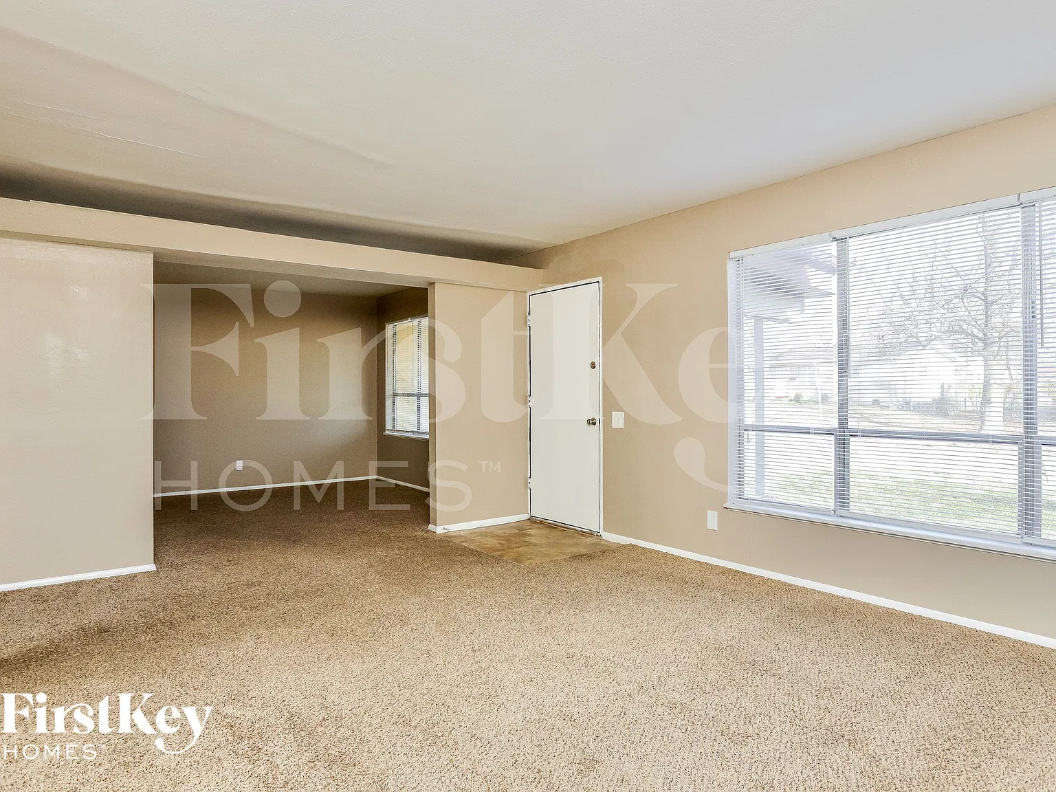 3 bed, 2.5 bath, 1301 sqft, $1,755 — Photo 4