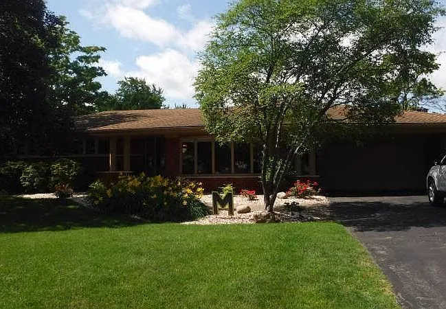 3161 Shawnee Ln photo 1