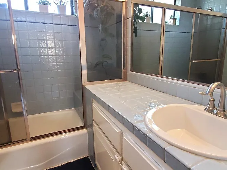 Full bathroom