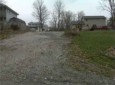 2nd image of 261 Laurel Ave