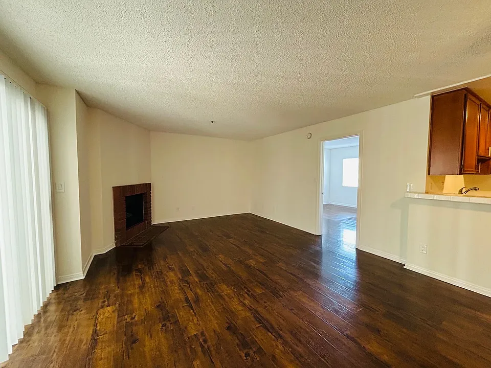 1415 Venice Blvd