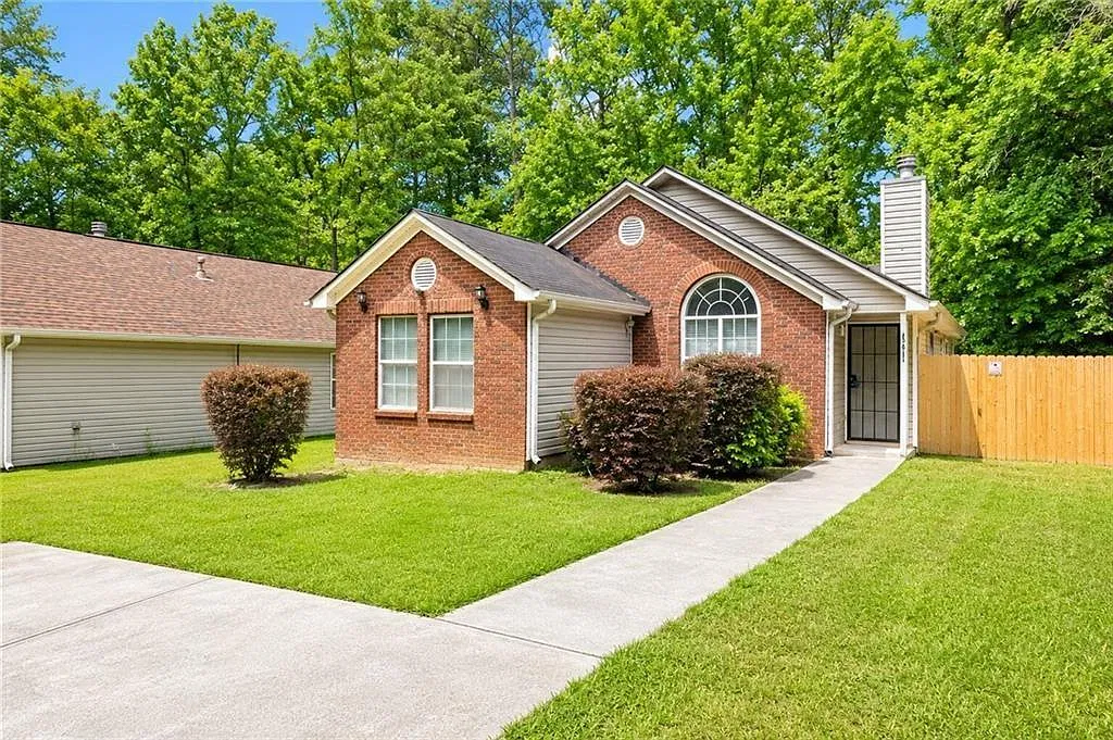 4 bed, 2.0 bath, 1476 sqft, $2,600 — Photo 1