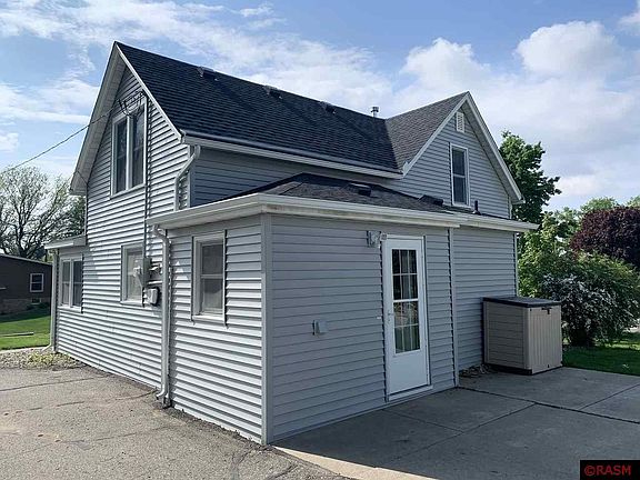 5th image of 429 Herbert St S