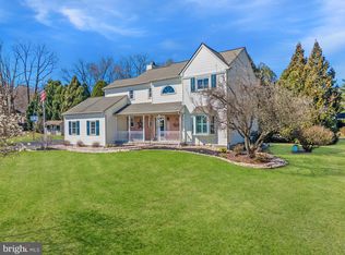 8 Fox Farm Ln, Downingtown, PA 19335