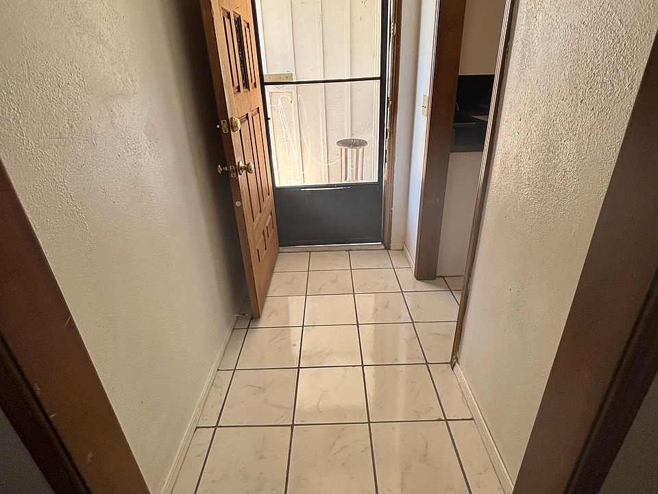 1st image of 813 SW 67th St
