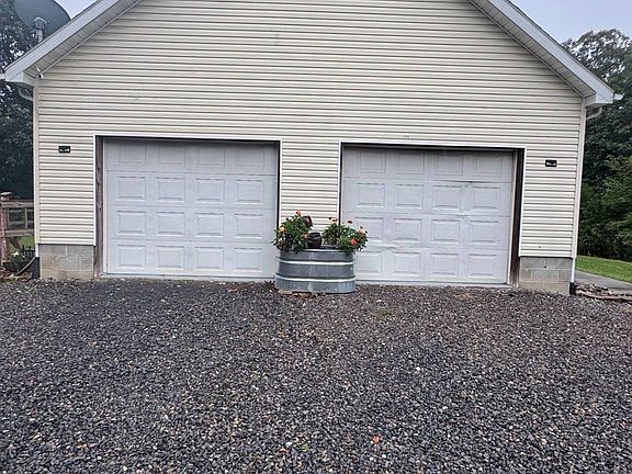 4th image of 590 White Oak Crossing Rd