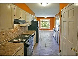 4th image of 2385 Hanover Dr