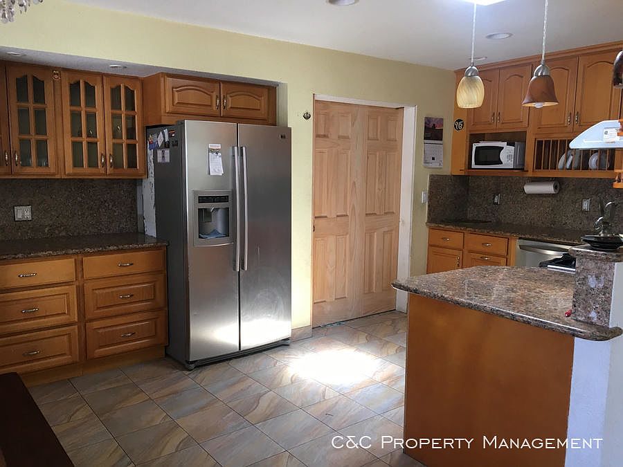 1st image of 565 Lochridge Dr