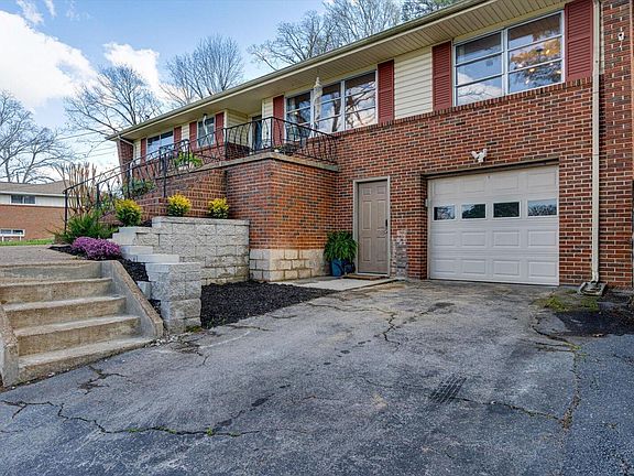 3rd image of 1402 John Ross Rd