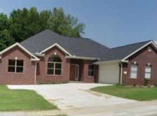 3 Waters Edge Dr, Little Rock, AR 72204