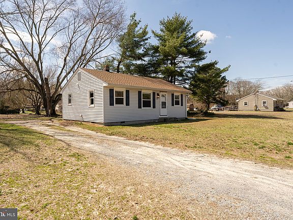 3rd image of 504 Plover Rd