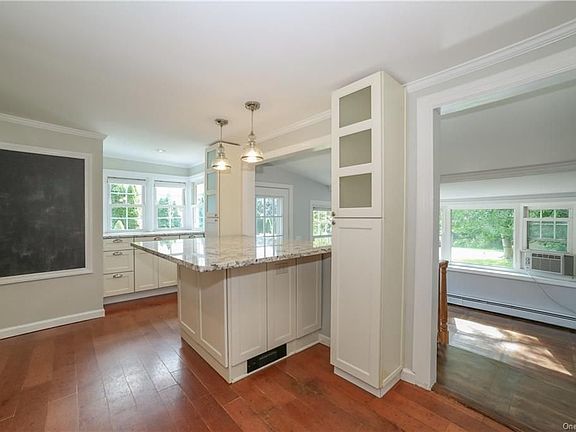 5th image of 216 Union Ave