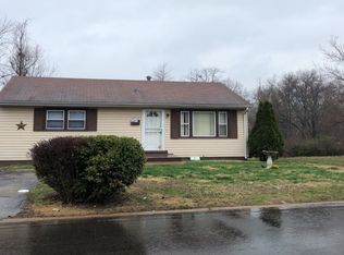 10063 Duke Dr, Saint Louis, MO