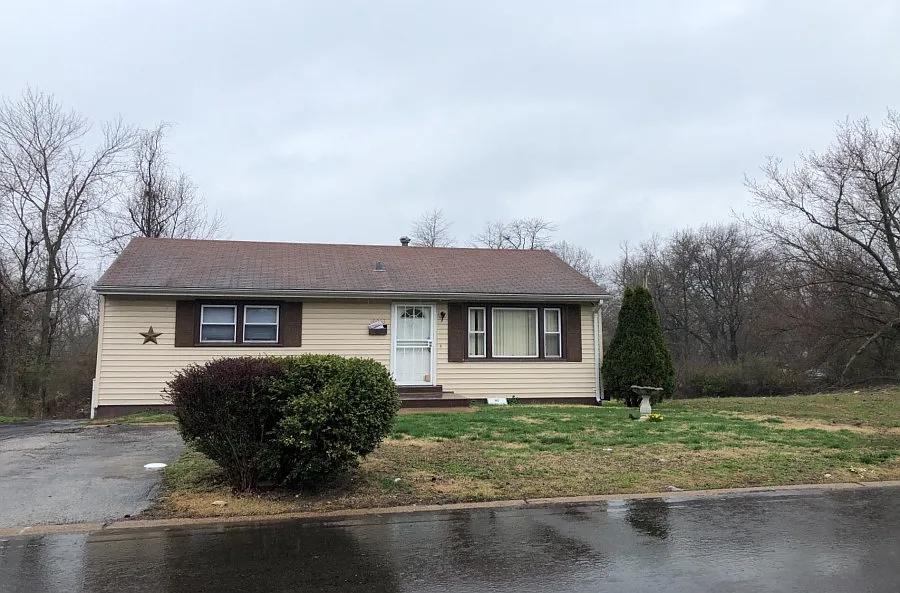 10063 Duke Dr photo 1