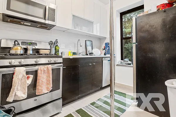 Rented by EXR | media 9