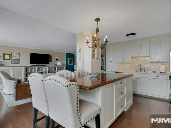 2000 Linwood Avenue #22B, Fort Lee, NJ 07024