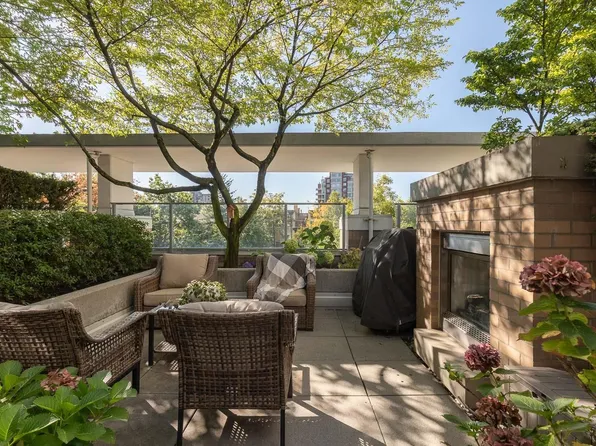 166 W 13th St #14, North Vancouver, BC V7M 1N6