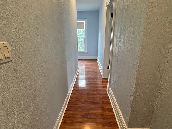 5th image of 137 Groton Ave #2