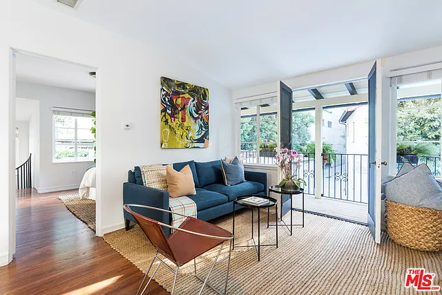 1 bed, 704 sqft, $3,550 — Photo 4