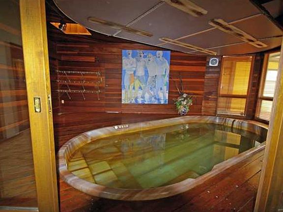 Indoor spa 