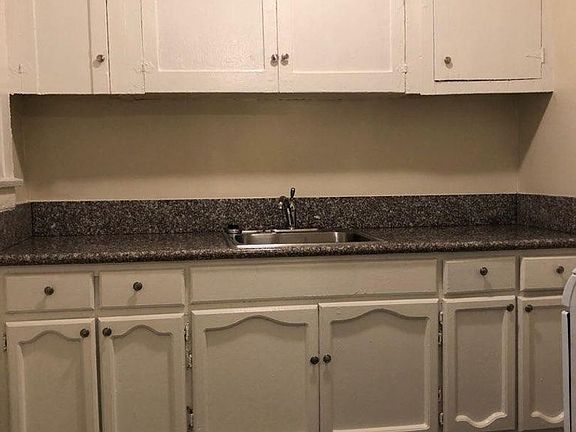 3rd image of 1008 Island Ave