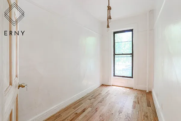 Rented by ERNY LLC | media 13