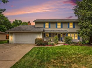 8330 Valleywood Ln, Portage, MI 49024