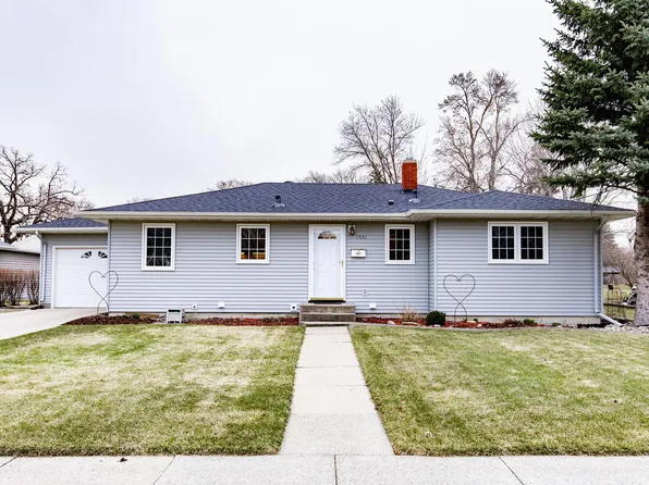 1731 Elm St N, Fargo, ND 58102