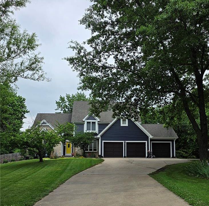 1st image of 18065 Canterbury Rd