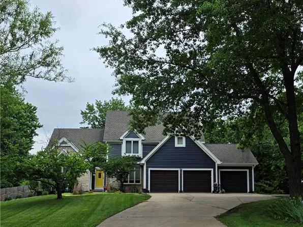 18065 Canterbury Rd, Stilwell, KS 66085