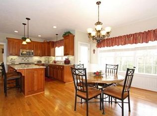 16 Glenwood Ln, North Grafton, MA 01536