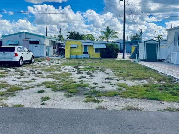 10315 CORTEZ RD W, #8-5TH 5TH STREET LOT 8, BRADENTON, FL 34210