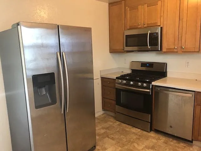 1537 Santa Clara Ave #D — Photo 8