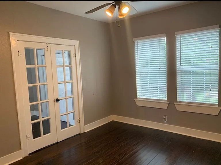 1446 W Kings Hwy — Photo 10
