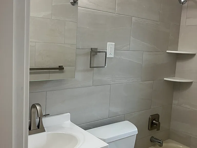 1100 Collings Ave #B — Photo 11