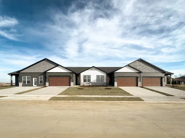 5965 Butterfield Dr, Bettendorf, IA 52722