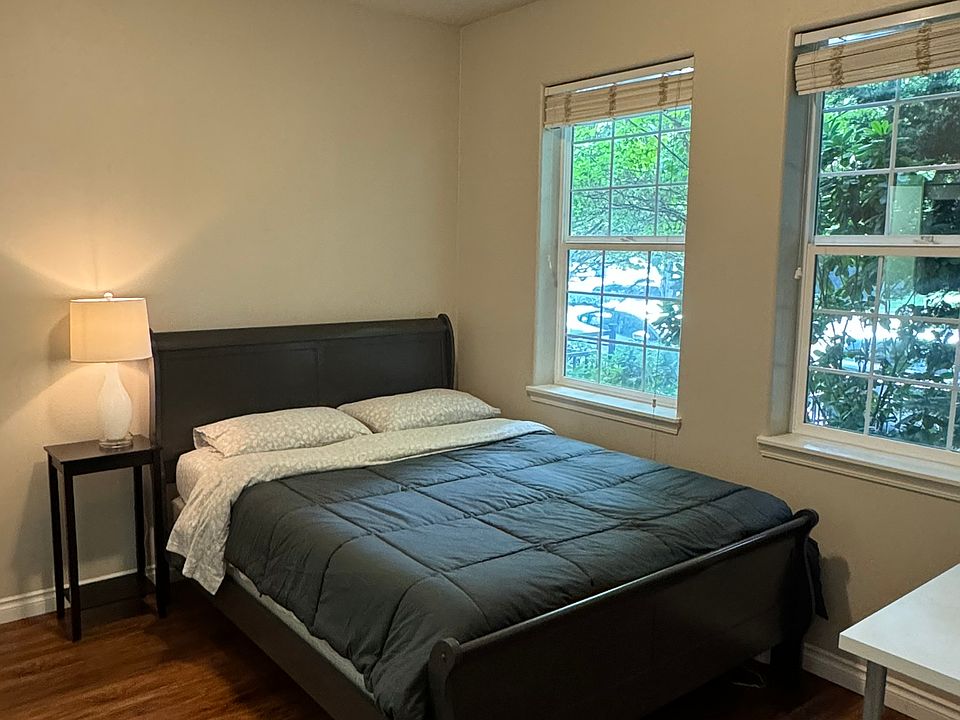 1st image of 6077 NE Alder St #3