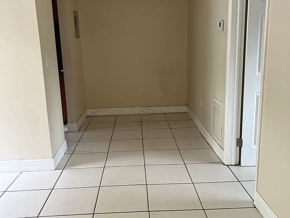 3rd image of 565 NE 121st St APT 204