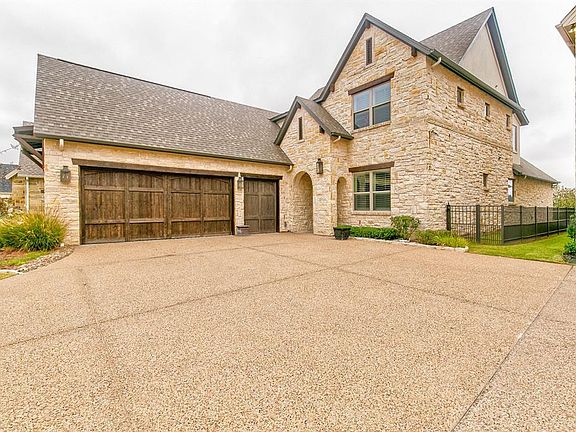 2nd image of 832 W Waterpoint Ct