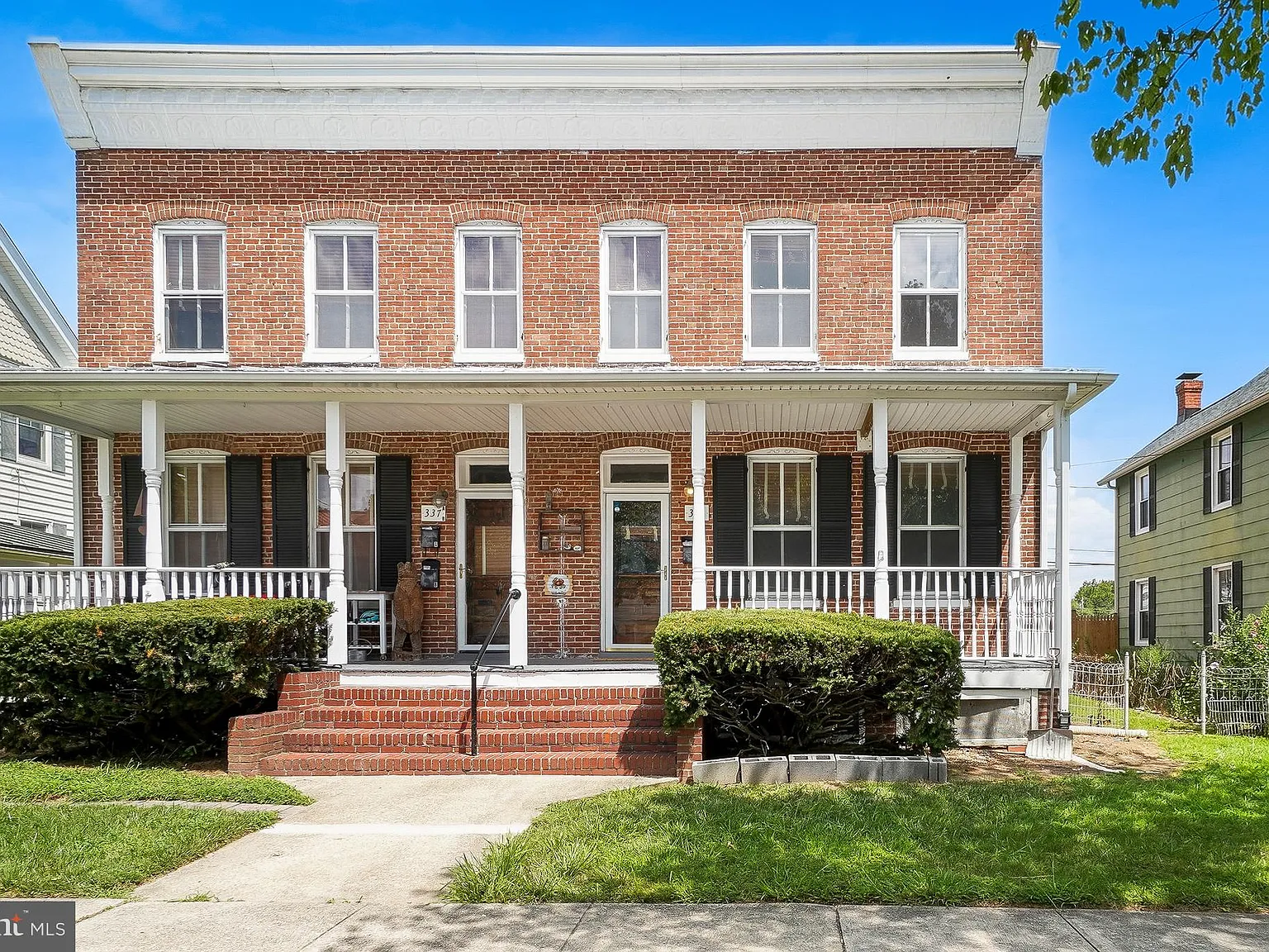 1 bed, 1.0 bath, 3330 sqft, $1,950 — Photo 1