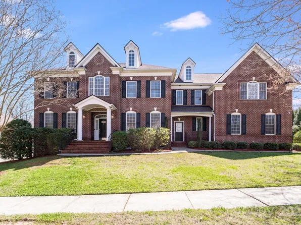 5004 Woodview Ln, Matthews, NC 28104