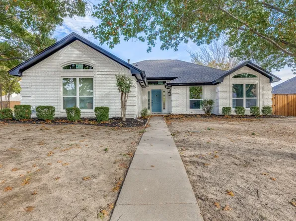 302 College St S, Keller, TX 76248