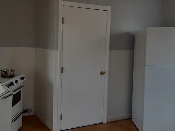 68 4th St #2, Leominster, MA 01453