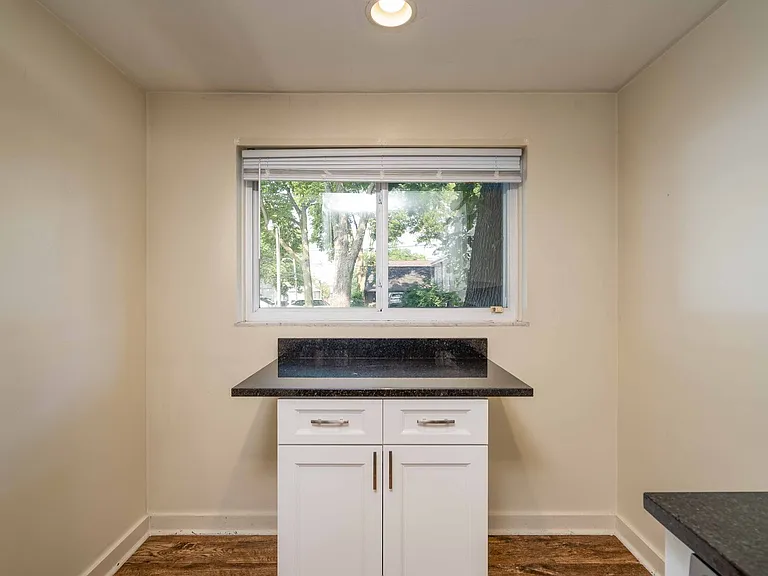 77 W Northwood Ave — Photo 13